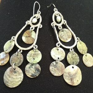 Earrings shell drop style